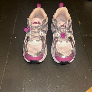 Women’s Avia Athletic Sneakers
